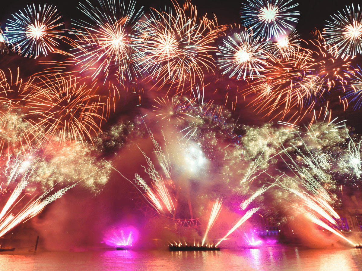 Toast to 2026 at Lyra